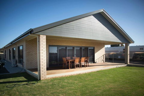 Highview On Victoria Coffin Bay - Accommodation Gladstone 0