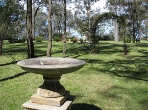 Hill Top Country Guest House - Accommodation Gladstone 1