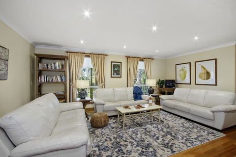 Hilldo - Lovely Mountainside Accommodation - Accommodation Gladstone 2