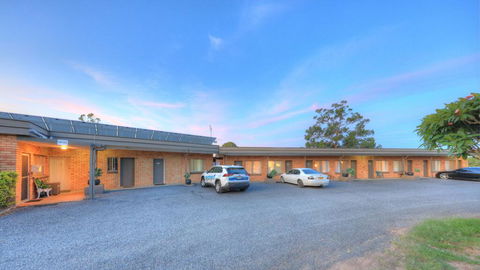 Hilldrop Motor Inn - Accommodation Gladstone 0