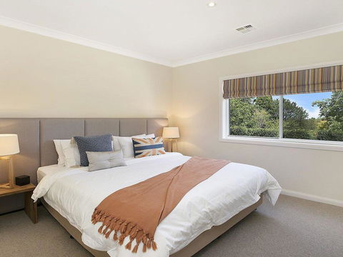 Hillview Cottage - Classic Country Comfort And Charm - Accommodation Gladstone 2
