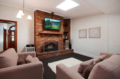 Historic Central Cottage In Warrnambool - Accommodation Gladstone 1