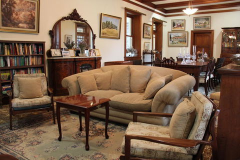 Historic Merryville Homestead - Accommodation Gladstone 3
