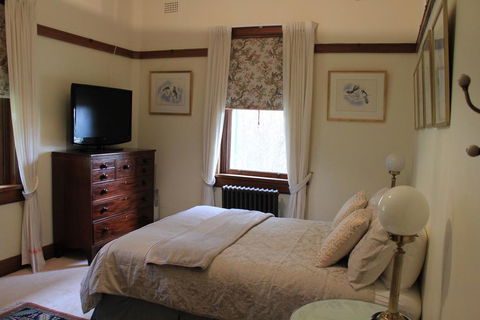 Historic Merryville Homestead - Accommodation Gladstone 1
