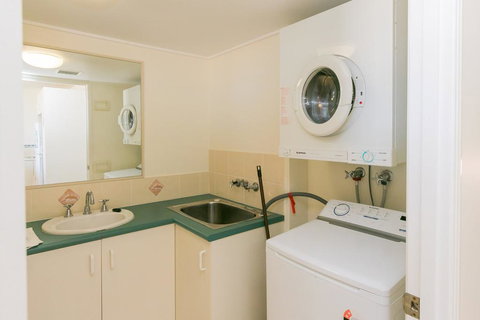 Holiday At The Marina - Hervey Bay - Accommodation Gladstone 1