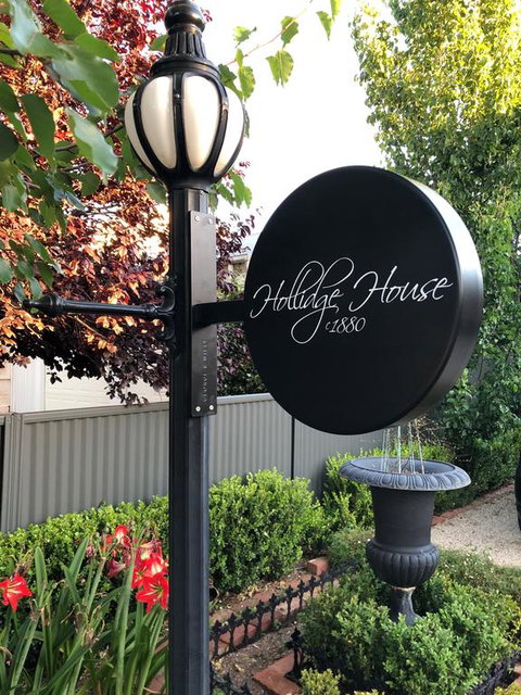Hollidge House 5 Star Luxury Apartments - Accommodation Gladstone 1