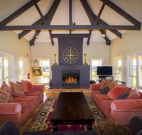 Holman Estate - Accommodation Gladstone