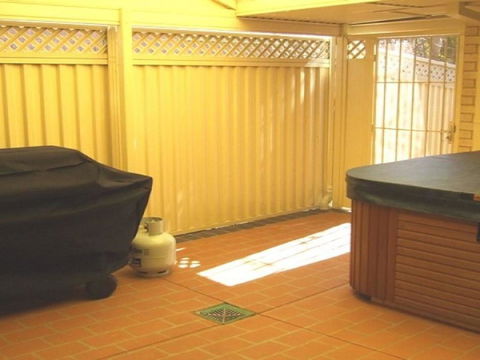 Home Away From Home - Accommodation Gladstone 1