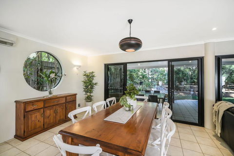 Home Away From Home, 38 Redwood Avenue, Marcus Beach, Noosa Area - Accommodation Gladstone 3