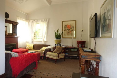 Home Central Perth - Accommodation Gladstone 2