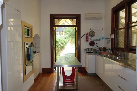 Home Central Perth - Accommodation Gladstone 1