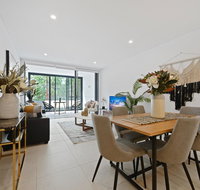 HomeHotel-New and walking to shoppingSuper clean - Accommodation Gladstone