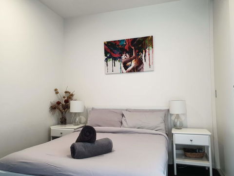 Homely Getaways @ Albert Park - Accommodation Gladstone 3