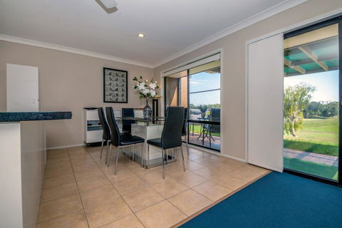Horizons Golf Club, Villa 123 - Accommodation Gladstone 0