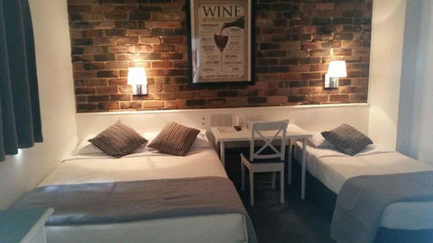 Hornsby Inn - Accommodation Gladstone 2