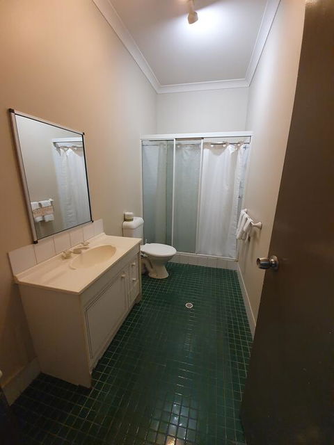 Hotel Allen - Accommodation Gladstone 3