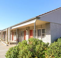Hotel Canobolas Motel and Units - Accommodation Gladstone