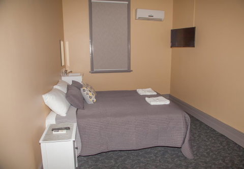 Hotel Cessnock - Accommodation Gladstone 1