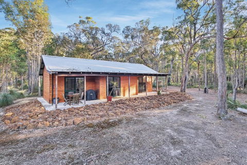 Island Brook Estate Winery And Chalets - Accommodation Gladstone 1