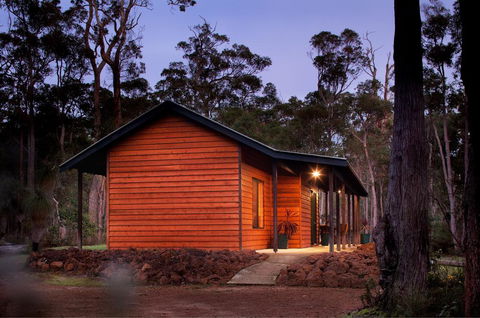 Island Brook Estate Winery And Chalets - Accommodation Gladstone 0