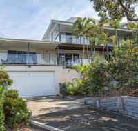 Island View - 80 Lentara St - Large Family Home Pool WIFI and Sweeping Views of Fingal - Accommodation Gladstone