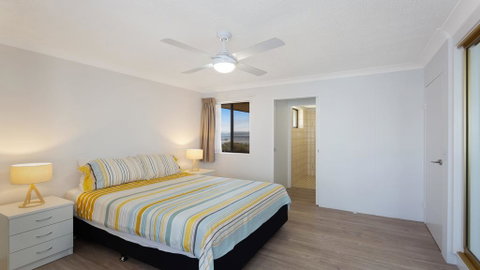 Island View 4 -Opposite Wallis Lake! - Accommodation Gladstone 3