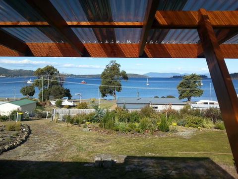 Islandview Beachhouse - 60m Down Driveway To Beach, Dover Tasmania - Accommodation Gladstone 2
