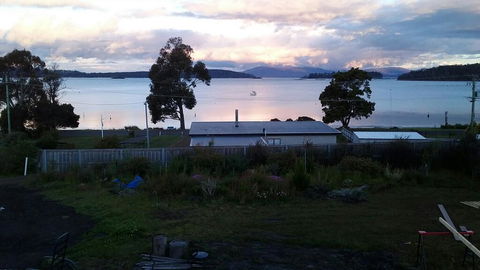 Islandview Beachhouse - 60m Down Driveway To Beach, Dover Tasmania - Accommodation Gladstone 1