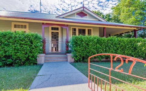 Ithaca - Accommodation Gladstone 1