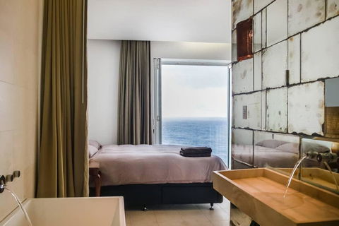 Im Living In A Dream - Cliffside Penthouse - Accommodation Gladstone 2