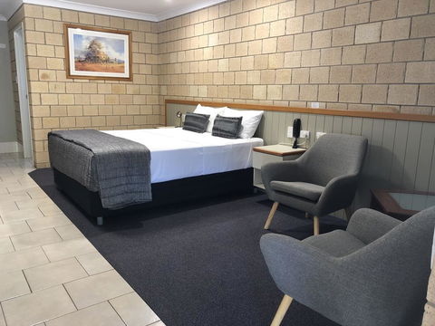 Jacaranda Country Motel - Accommodation Gladstone 0