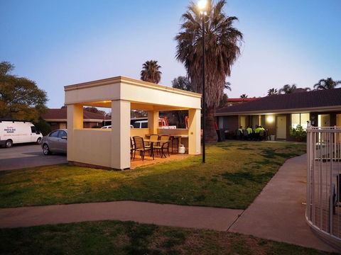 Jacaranda Holiday Units - Accommodation Gladstone 2