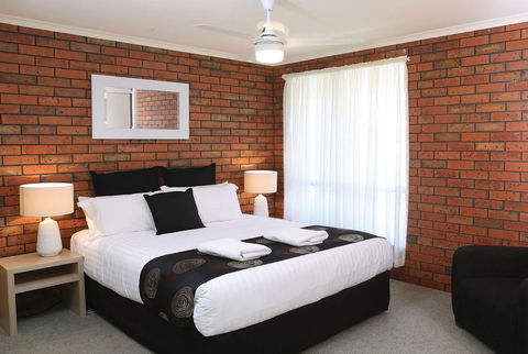 Jacaranda Holiday Units - Accommodation Gladstone 3
