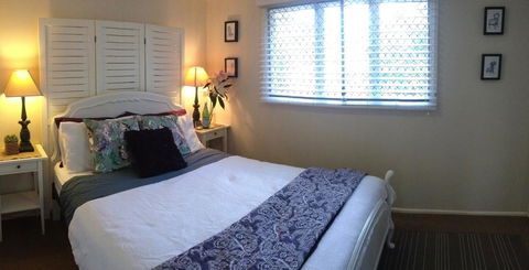Jacaranda House Bed & Breakfast - Accommodation Gladstone 2