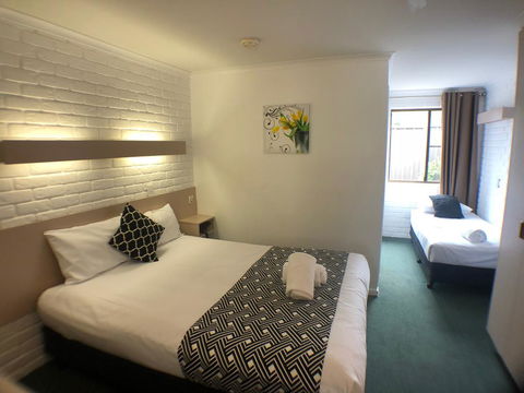 Jacaranda Place Motor Inn - Accommodation Gladstone 3