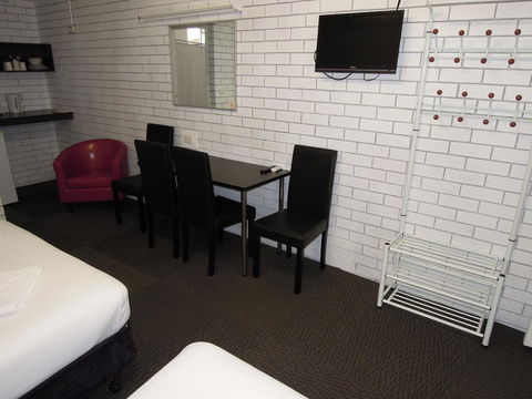 Jackaroo Apartments - Accommodation Gladstone 2