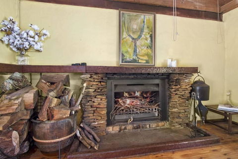 Jalscene - Accommodation Gladstone 2