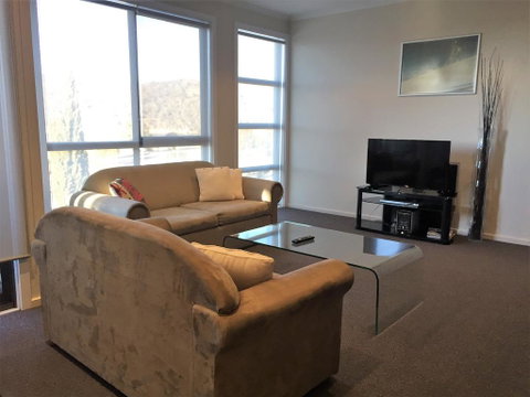 Jasper 1 - Accommodation Gladstone 2