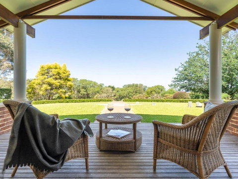 Jaspers Brush - Tranquil Gardens & Stunning Views - Accommodation Gladstone 0