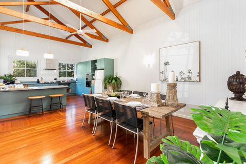 Jetty House - Accommodation Gladstone 1
