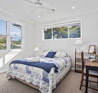 Jetty Splendour Guest Bedroom with Bathroom en-suite B'nB - Accommodation Gladstone