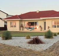 Jewel of the South Beachside Holiday Rental - Accommodation Gladstone
