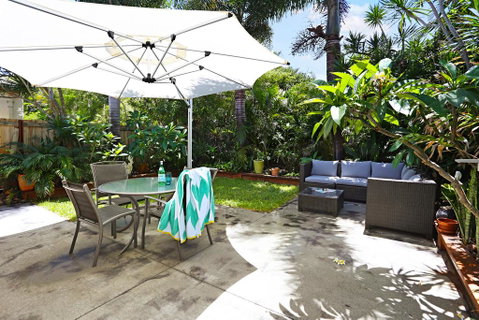 Jimmy's Shout - Pet Friendly - Accommodation Gladstone 2