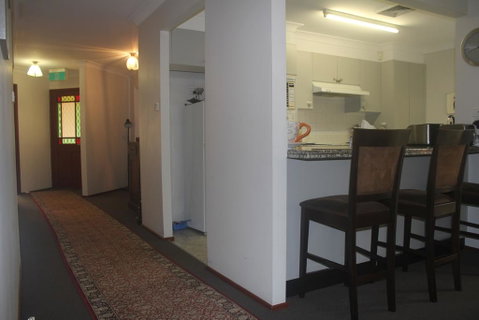 JOHN HUNTER B&B - Accommodation Gladstone 2