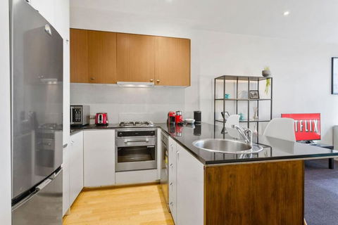 JOLI Opposite MCG And Botanical Gardens - Accommodation Gladstone 1