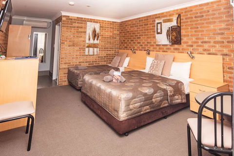 Jumbuck Motor Inn - Accommodation Gladstone 2