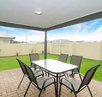 Kangaroo Retreat - Accommodation Gladstone