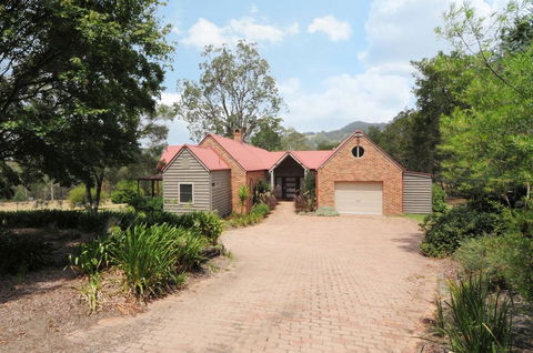 Kangaroo Valley House - Contemporary Luxury! - Accommodation Gladstone 1