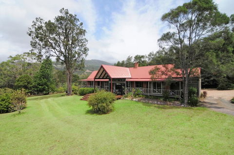 Kangaroo Valley House - Contemporary Luxury! - Accommodation Gladstone 0
