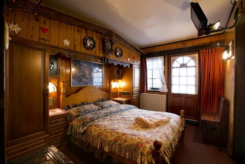 Karelia Alpine Lodge - Accommodation Gladstone 0